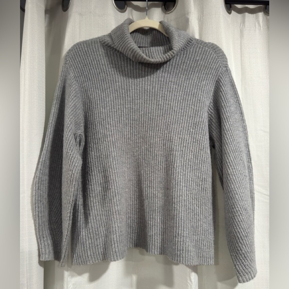Vince Camuto Sweaters - Vince Camuto Womens Gray Ribbed Turtleneck Knit Sweater PS RN 51323
